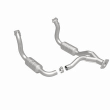Load image into Gallery viewer, MagnaFlow DF Cat Conv 08-10 Ford F-250/F-250 SD/F-350/F-350 SD 5.4L/6.8L/F-450 SD 6.8L Y-Pipe Assy