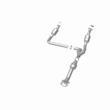 Load image into Gallery viewer, MagnaFlow Direct Fit Catalytic Converter 2011-2014 Express 1500 4.3L Underbody
