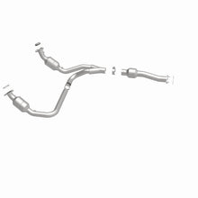 Load image into Gallery viewer, MagnaFlow Direct Fit Catalytic Converter 2011-2014 Express 1500 4.3L Underbody