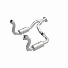 Load image into Gallery viewer, MagnaFlow DF Cat Conv 08-10 Ford F-250/F-250 SD/F-350/F-350 SD 5.4L/6.8L/F-450 SD 6.8L Y-Pipe Assy