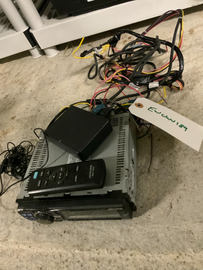Alpine CDA-9884 w/KCE-350BT