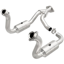 Load image into Gallery viewer, MagnaFlow DF Cat Conv 08-10 Ford F-250/F-250 SD/F-350/F-350 SD 5.4L/6.8L/F-450 SD 6.8L Y-Pipe Assy
