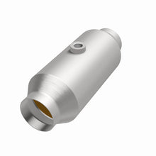 Load image into Gallery viewer, MagnaFlow 3.00 1/O2 CA 4in. Spun Universal Converter