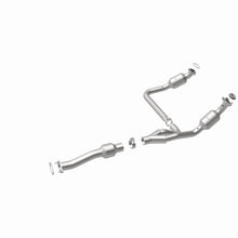 Load image into Gallery viewer, MagnaFlow Direct Fit Catalytic Converter 2011-2014 Express 1500 4.3L Underbody