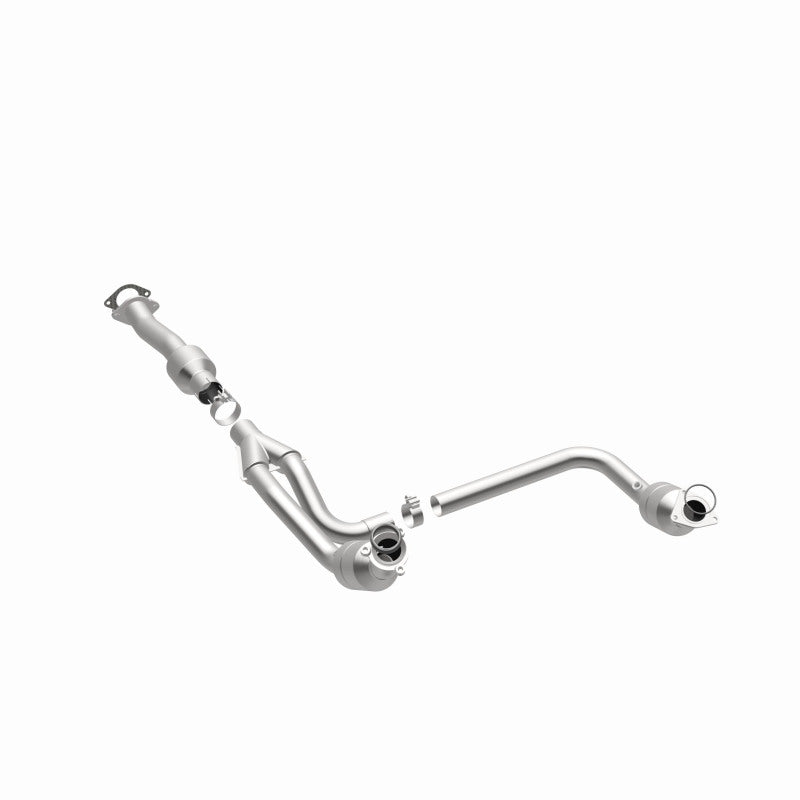 MagnaFlow Direct Fit Catalytic Converter 2011-2014 Express 1500 4.3L Underbody