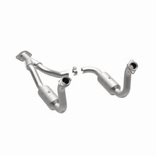 Load image into Gallery viewer, MagnaFlow DF Cat Conv 08-10 Ford F-250/F-250 SD/F-350/F-350 SD 5.4L/6.8L/F-450 SD 6.8L Y-Pipe Assy