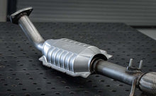 Load image into Gallery viewer, MagnaFlow Direct Fit Catalytic Converter 00-02 Toyota Tundra 4.7L