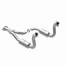 Load image into Gallery viewer, MagnaFlow DF Cat Conv 08-10 Ford F-250/F-250 SD/F-350/F-350 SD 5.4L/6.8L/F-450 SD 6.8L Y-Pipe Assy