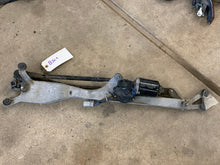 Load image into Gallery viewer, SC Lexus Windshield Wiper Assy complete w/motor