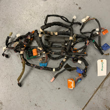 Load image into Gallery viewer, MK4 RHD TT 6 Speed Dash Harness