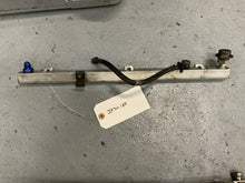 Load image into Gallery viewer, 7M FUEL RAIL WITH 6AN FITTING