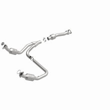 Load image into Gallery viewer, MagnaFlow Direct Fit Catalytic Converter 2011-2014 Express 1500 4.3L Underbody