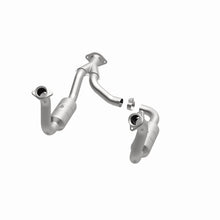 Load image into Gallery viewer, MagnaFlow DF Cat Conv 08-10 Ford F-250/F-250 SD/F-350/F-350 SD 5.4L/6.8L/F-450 SD 6.8L Y-Pipe Assy