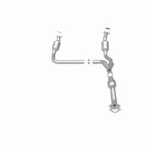 Load image into Gallery viewer, MagnaFlow Direct Fit Catalytic Converter 2011-2014 Express 1500 4.3L Underbody