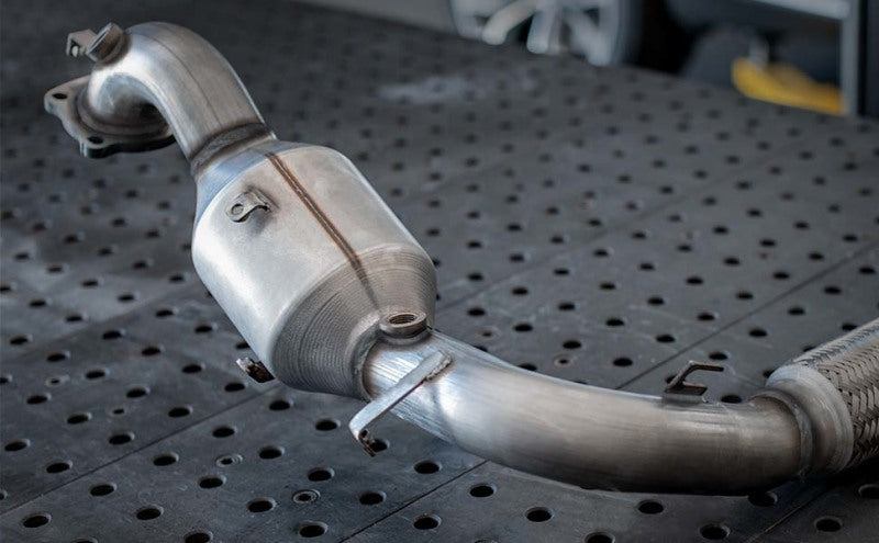 MagnaFlow Direct Fit Catalytic Converter 10-13 Mazda 3 2.0L Manifold